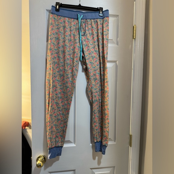 Two Sets of Mix and Match Pajamas by Natural life - Picture 2 of 14